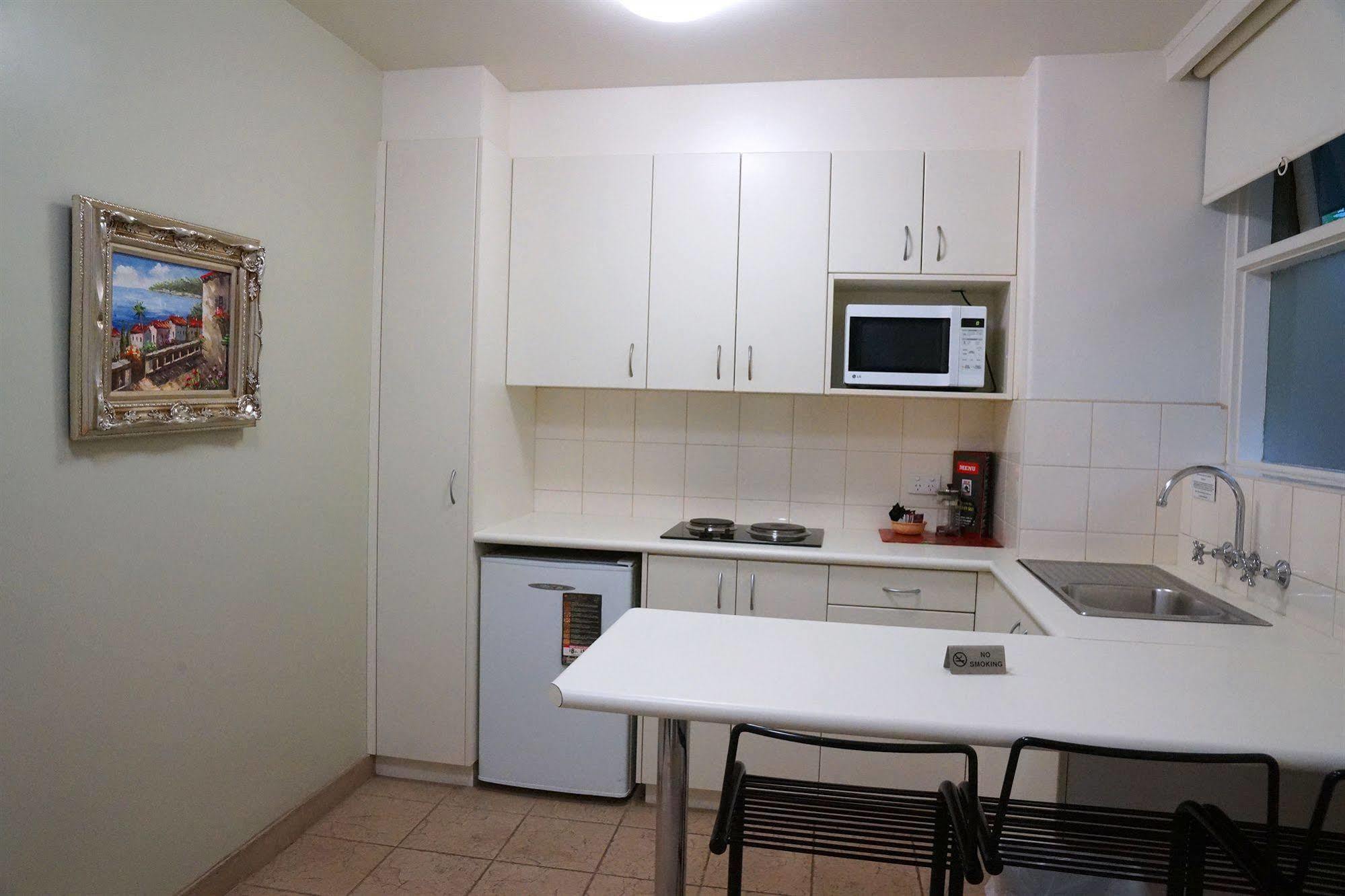 Albert Heights Serviced Apartments Мельбурн Экстерьер фото