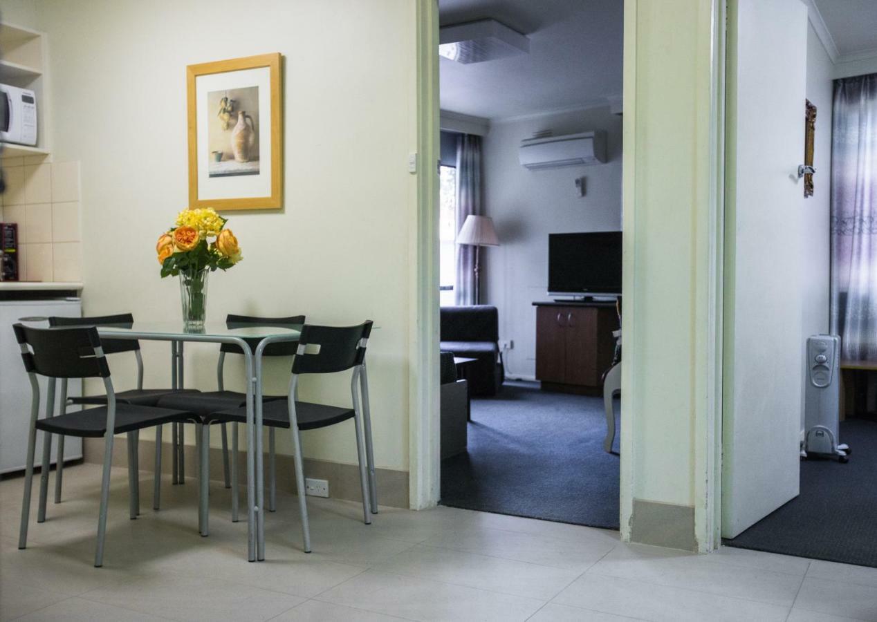 Albert Heights Serviced Apartments Мельбурн Экстерьер фото
